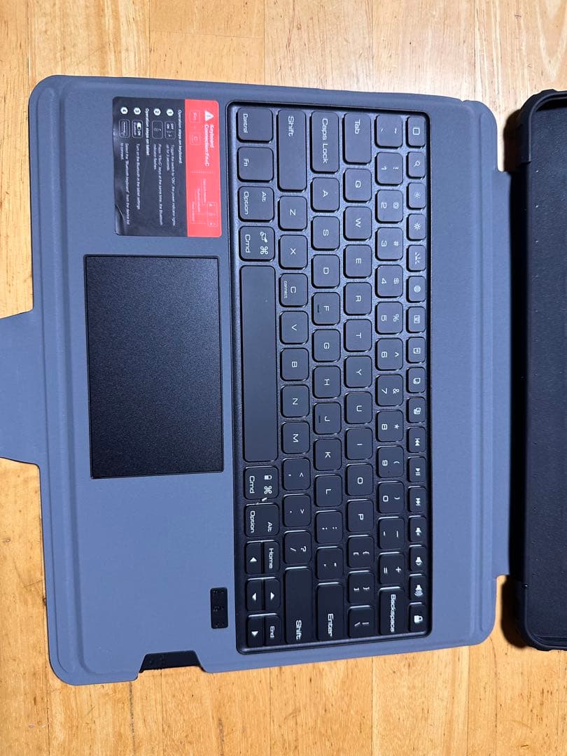 NILLKIN iPadM2 13インチ用 BTキーボードトラックパッド付き中古