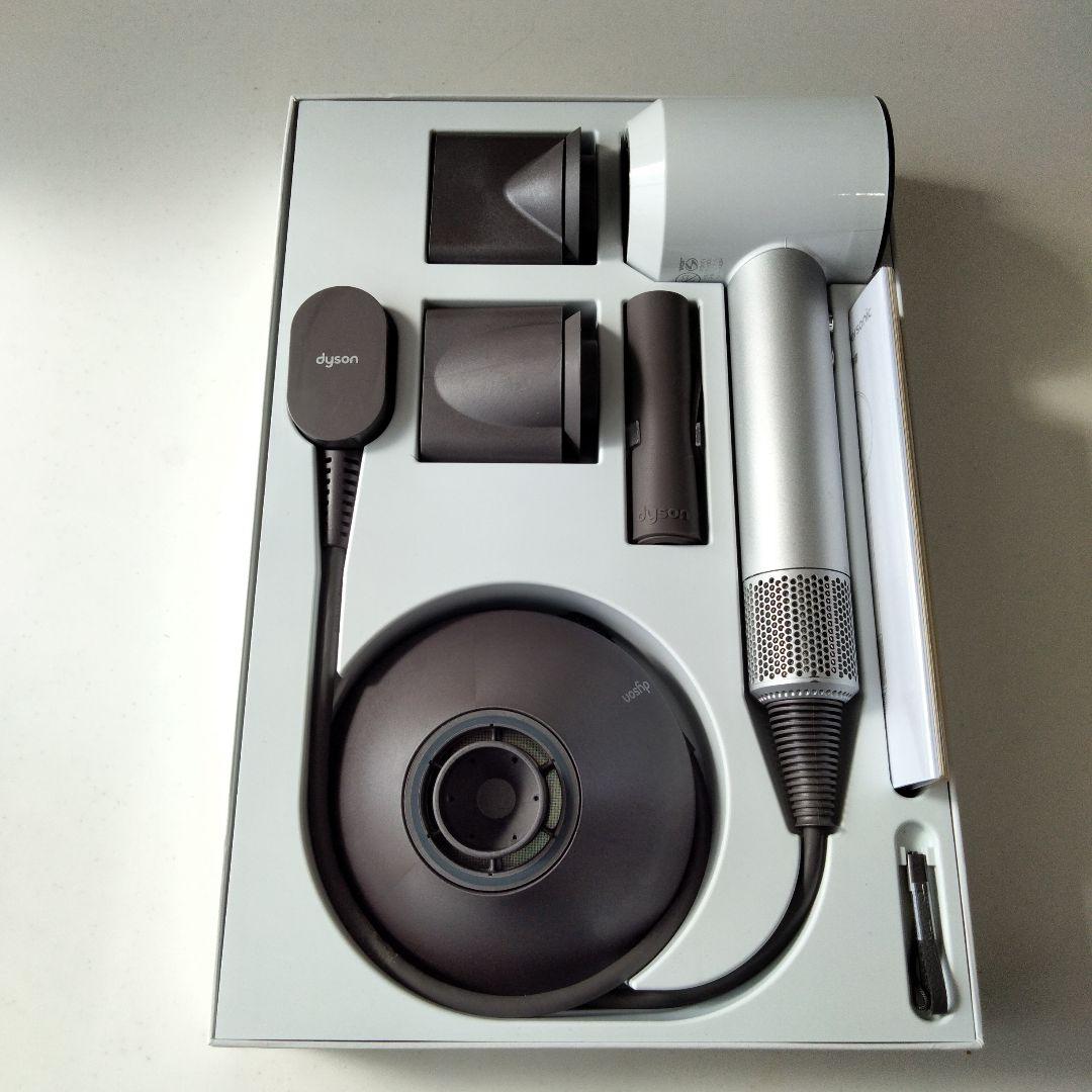 Dyson スーパーソニック　ヘアドライヤー ホワイト/シルバー