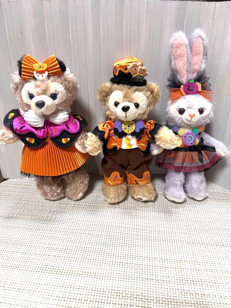 ディズニー　ハロウィン　ダッフィー　シェリーメイ　ステラルー　ぬいぐるみバッジ