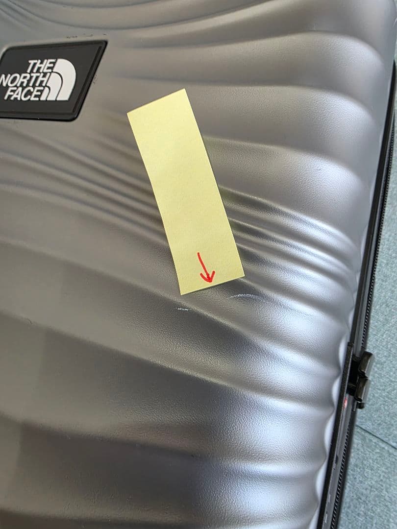 THE NORTH FACE シルバー キャリーケース、訳あり。