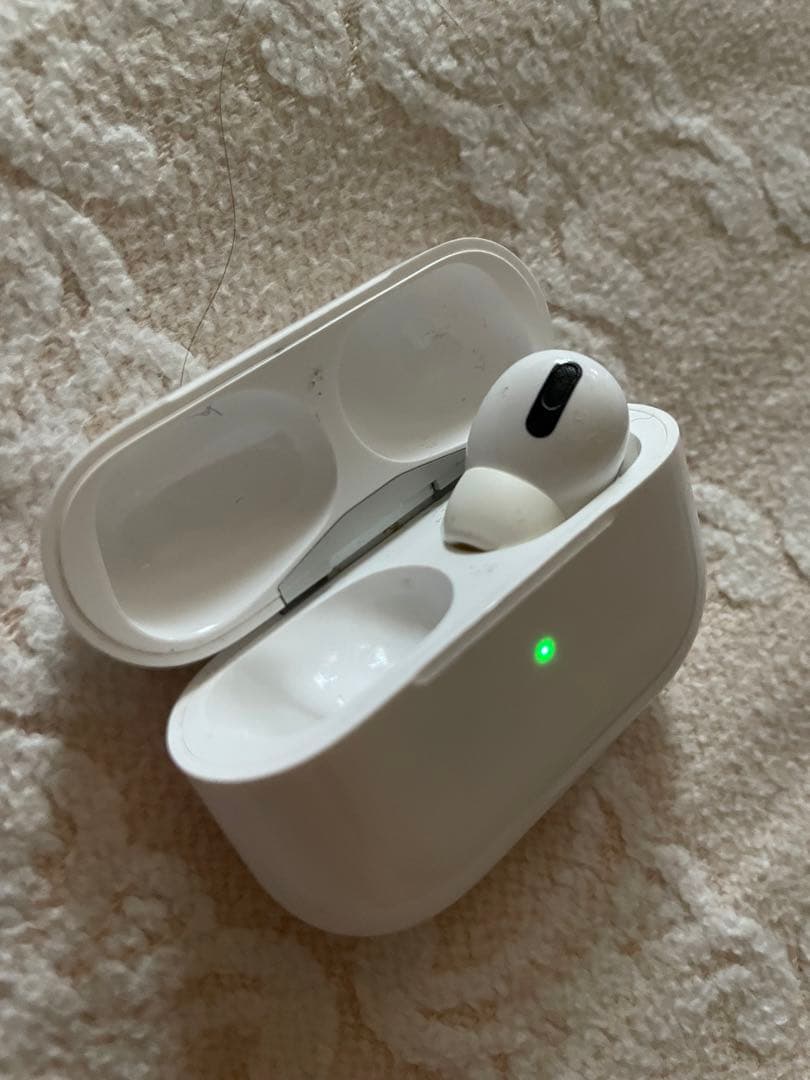 Apple AirPods Pro 第一世代　MWP22J/A ケース➕右耳
