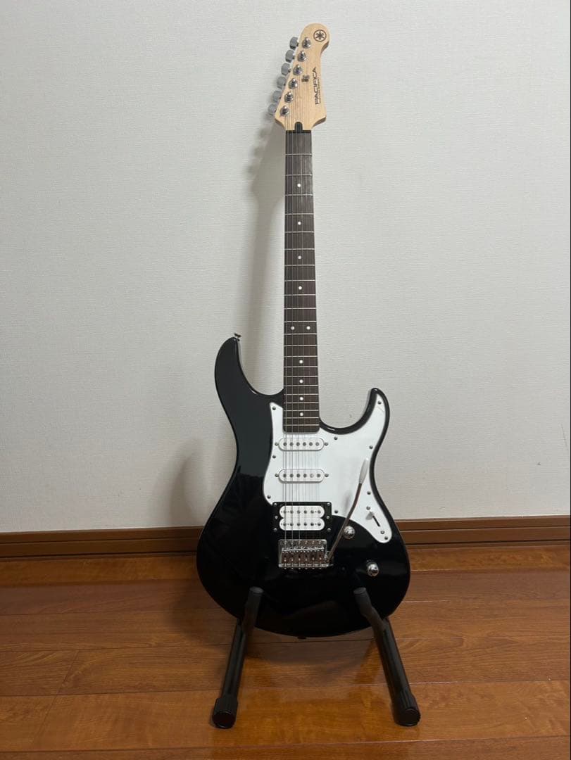 ギター Yamaha PACIFICA 112V