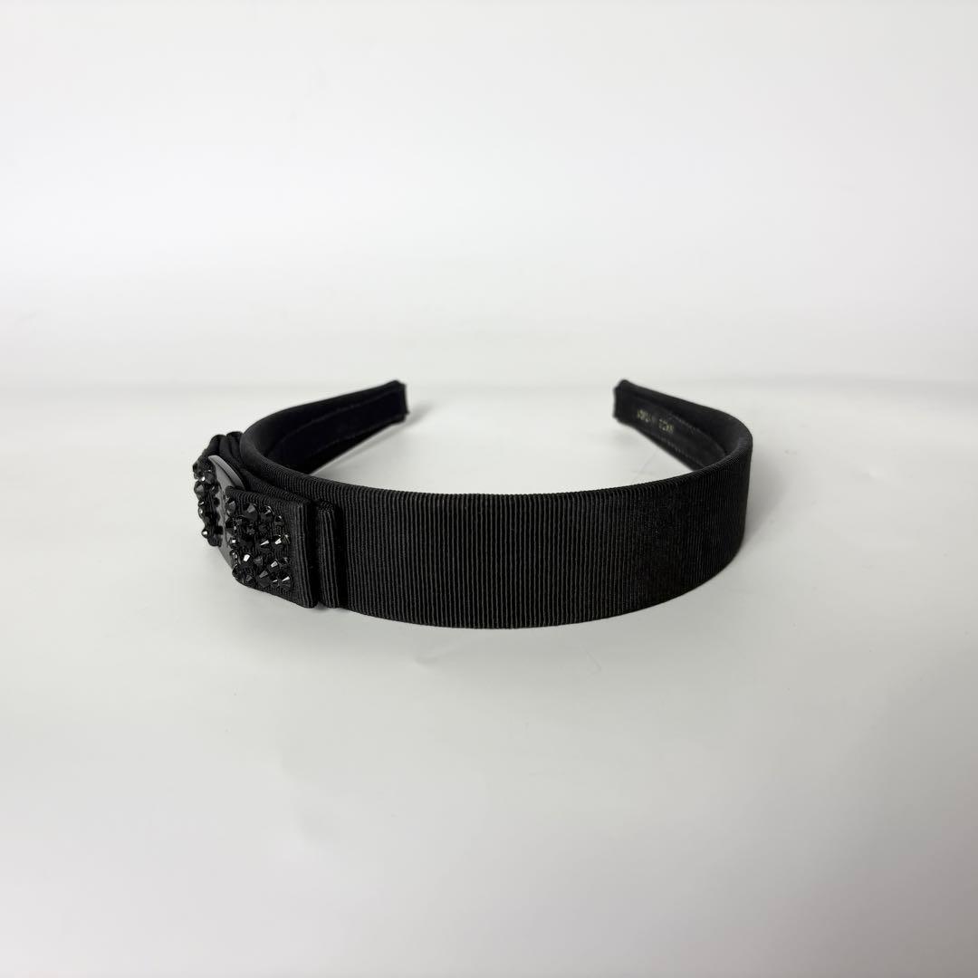 サルヴァトーレフェラガモ　ブラック　ヴァラ　カチューシャラインストーンビジュー.