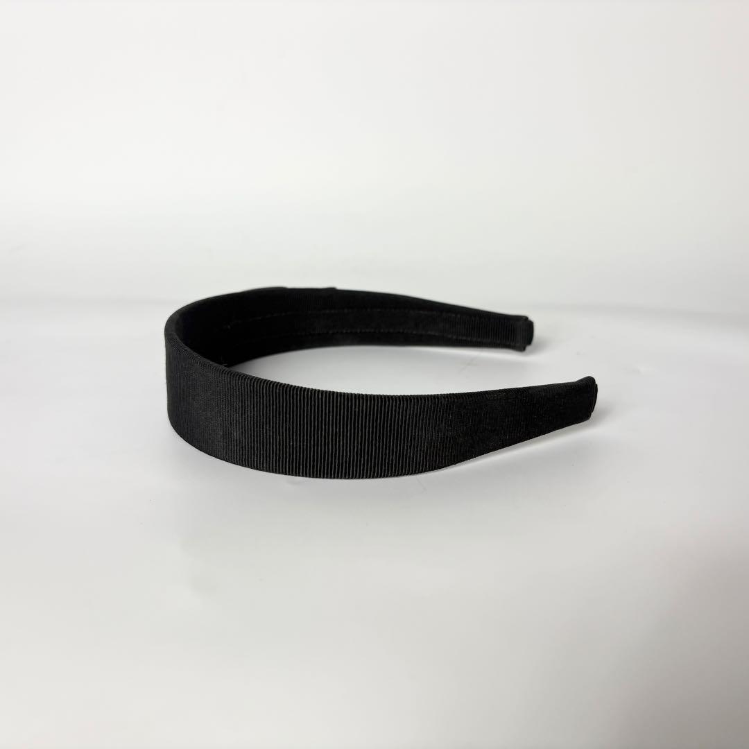 サルヴァトーレフェラガモ　ブラック　ヴァラ　カチューシャラインストーンビジュー.