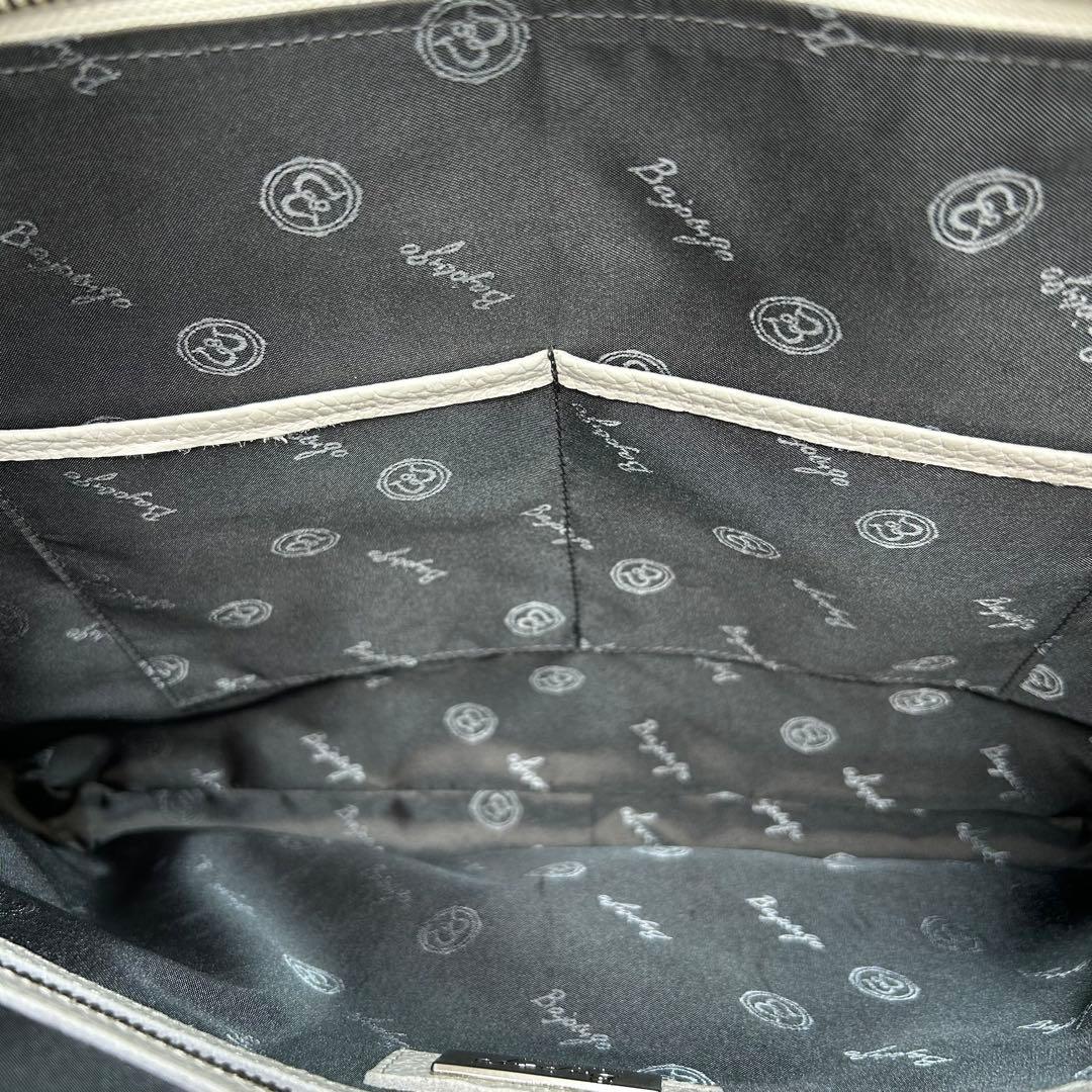 未使用級　バジョルゴ　ビジネスバッグ　クロコ型押し　レザー　ロゴ　白　A4可能