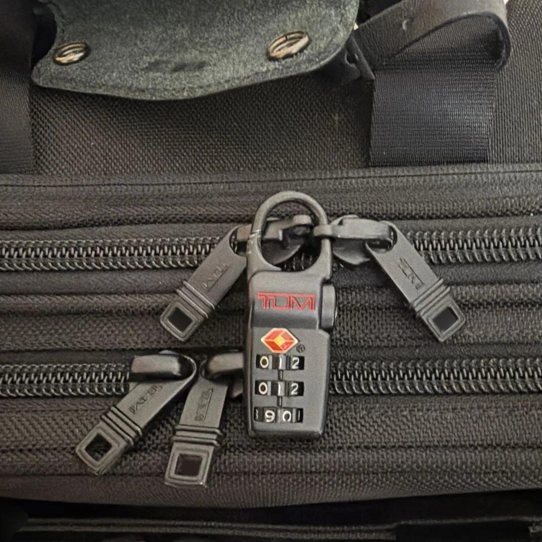 トゥミ26127DH ウィールドDXエクスパンダブルブリーフ