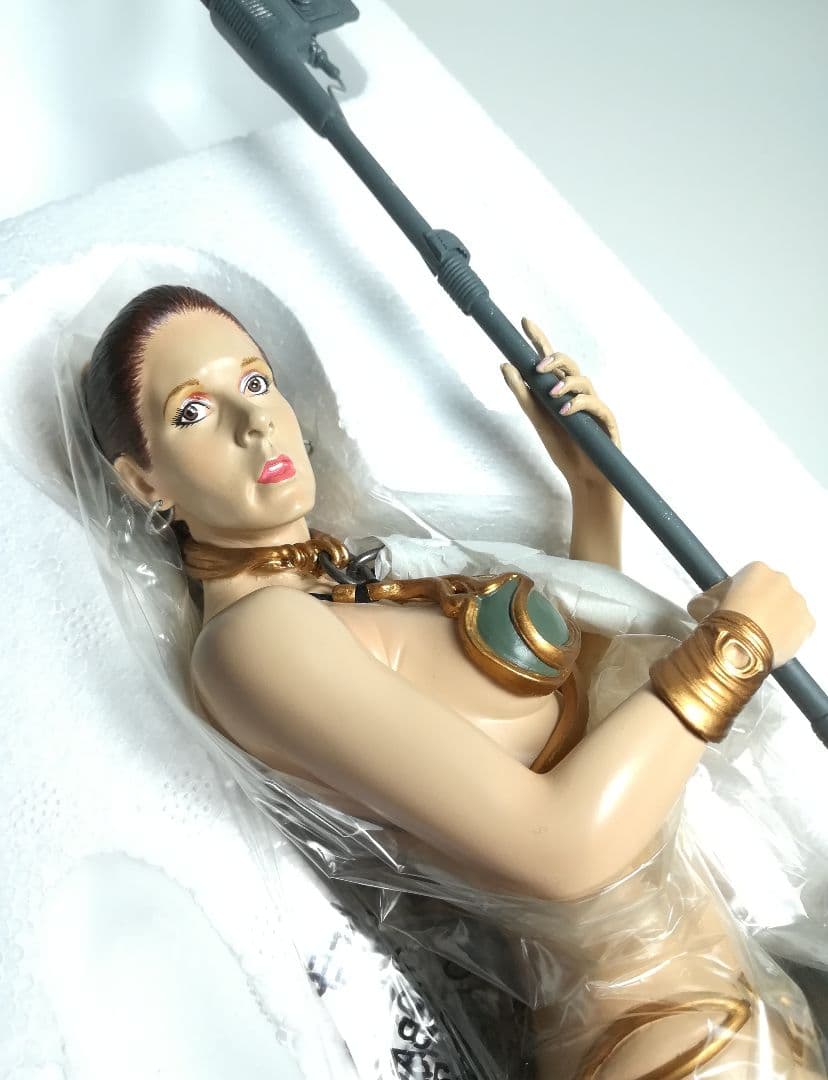 新品 プリンセスレイア ミニバスト 胸像 フィギュア スターウォーズ スレイブ版