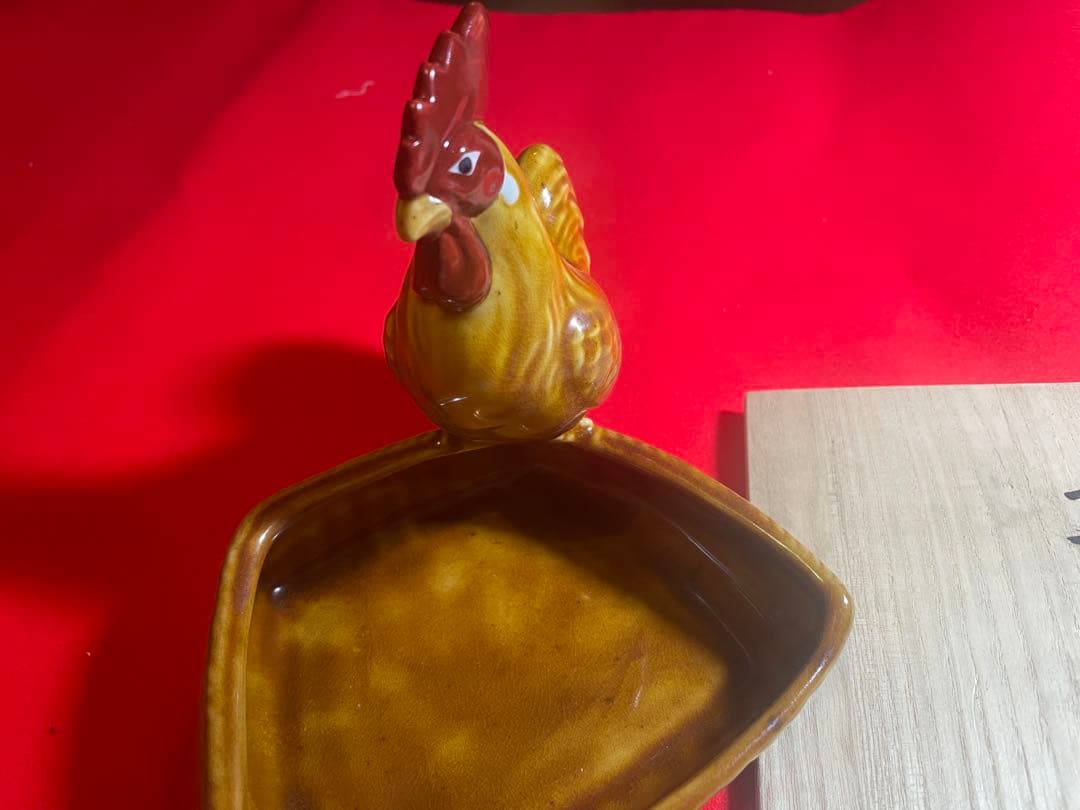 朝蔵五十吉　九谷焼　干支　鶏の形の陶器皿