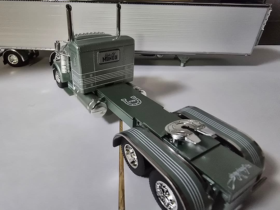 ミニカー DCP 1/64 PMI Peterbilt379