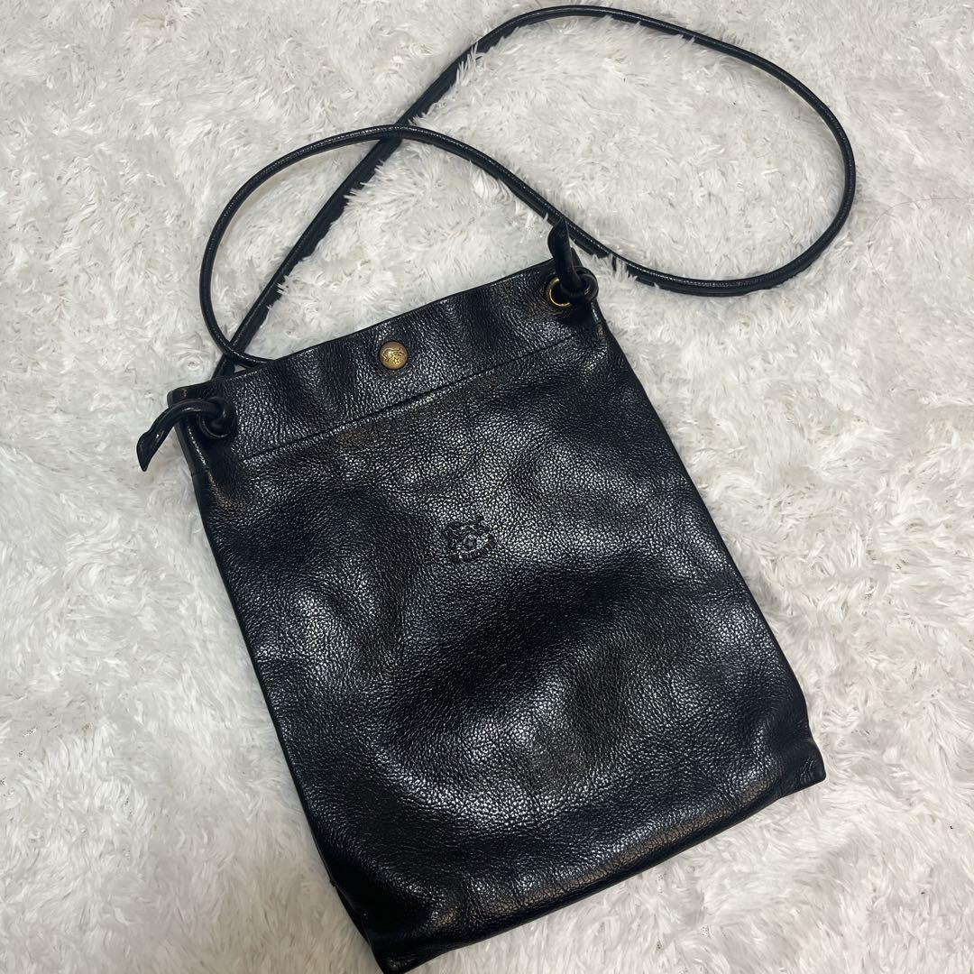 【美品】イルビゾンテ クロスボディバッグ　サコッシュ　レザー　本革　ブラック