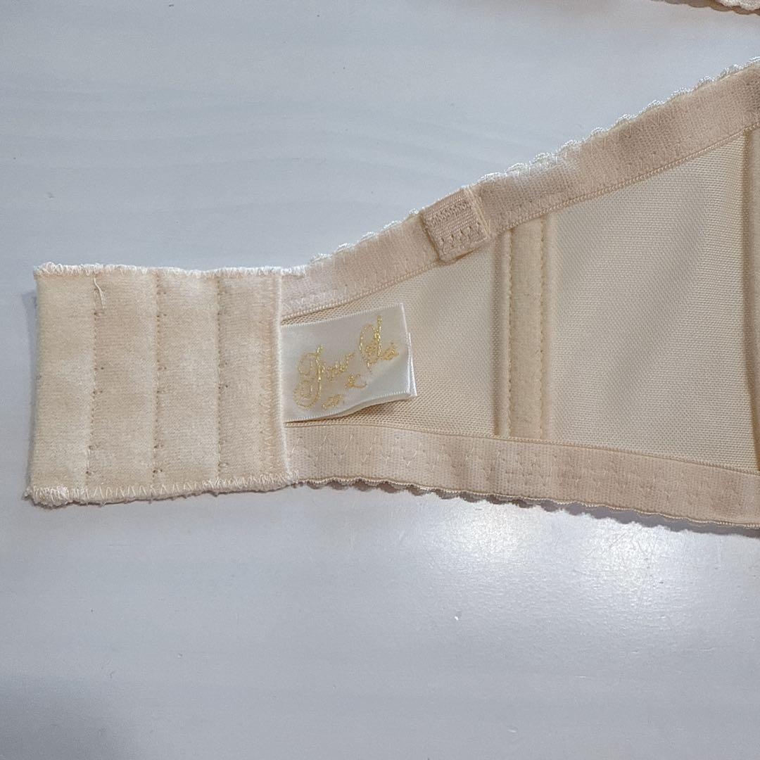 フォーシスアンドカンパニー　ブライダルインナー　E70 64 70