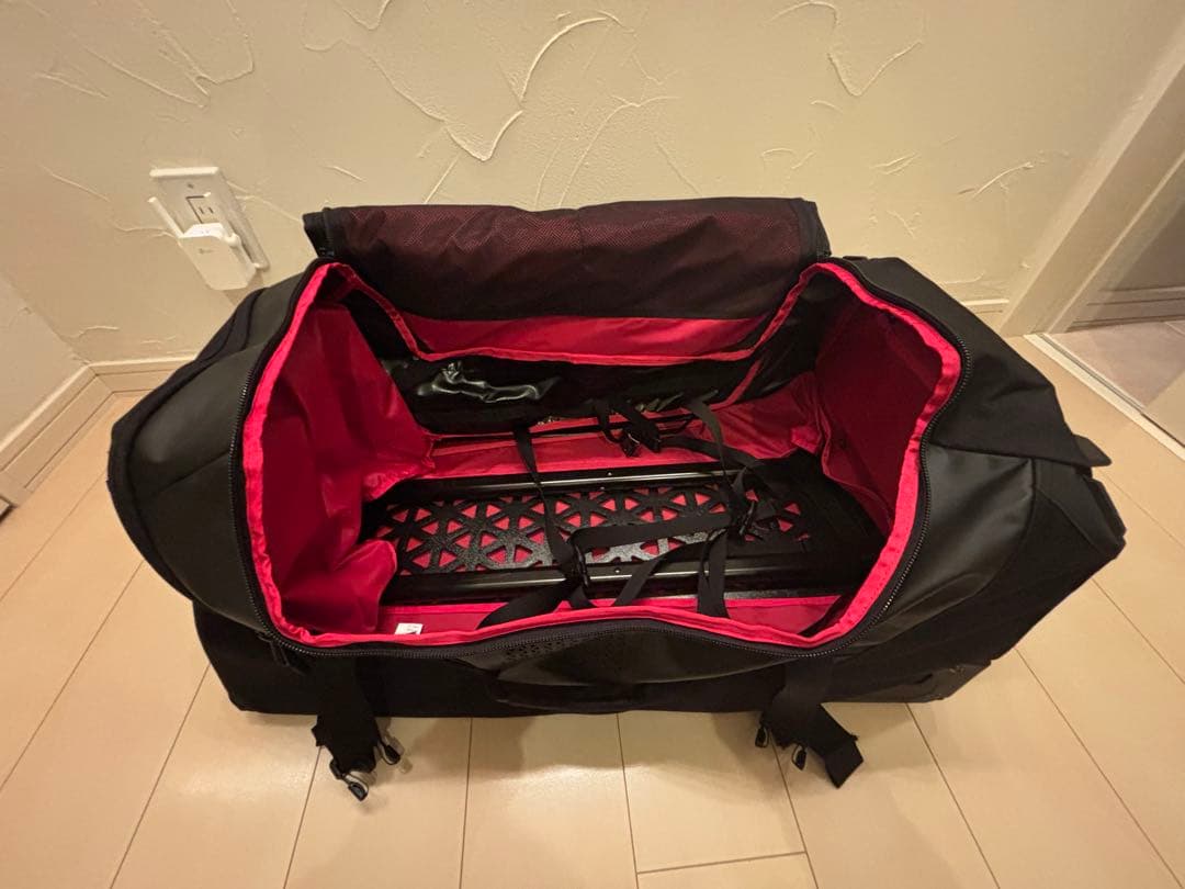 THE NORTH FACE キャリーケース ローリングサンダー　保管傷程度