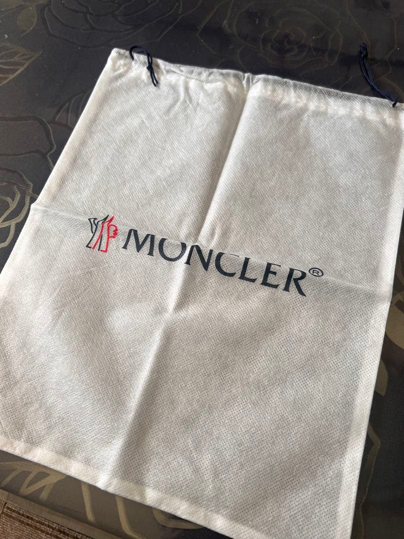 モンクレール　本革手袋