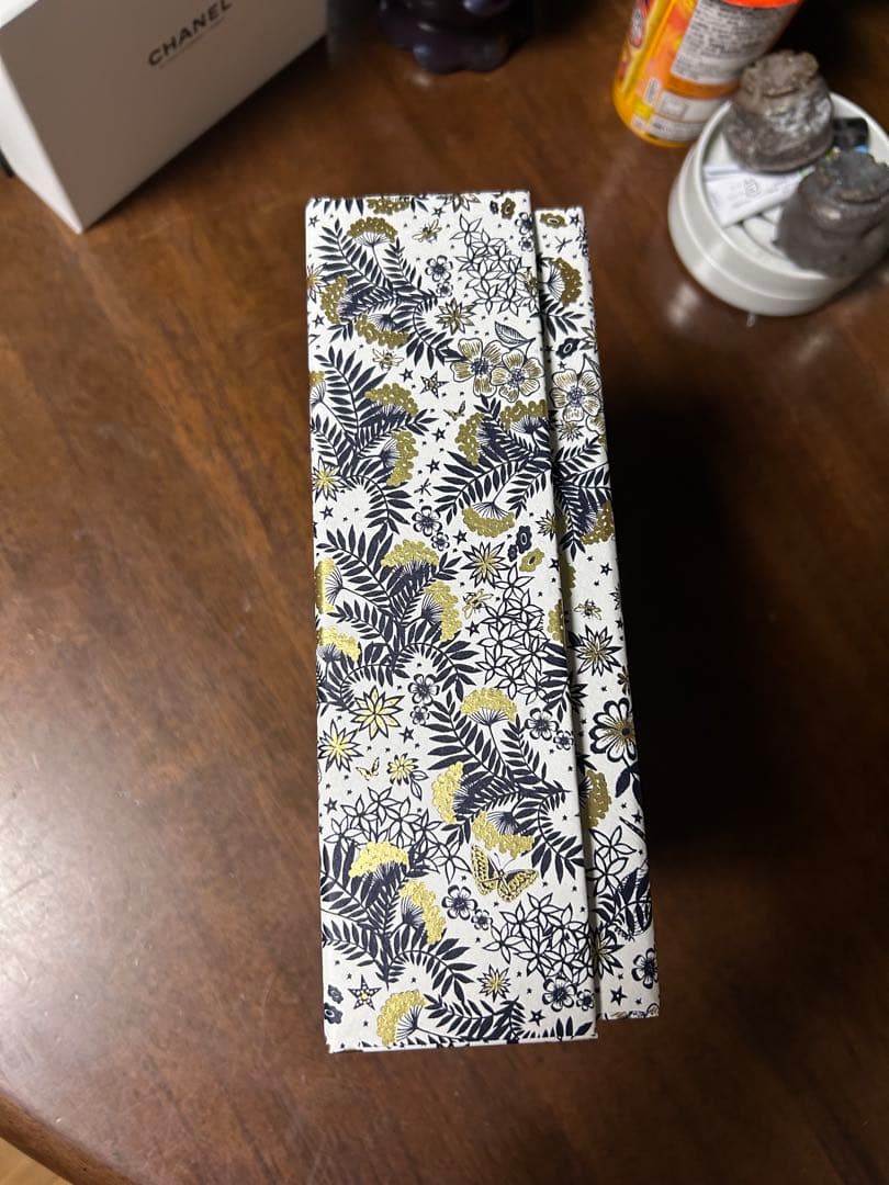 Dior 花柄 ギフト箱 中型