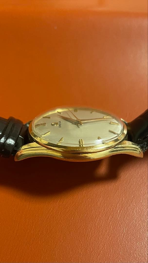 T*M様 【極美品／良稼働】オメガ Cal284 アイボリー調シルバーダイアル