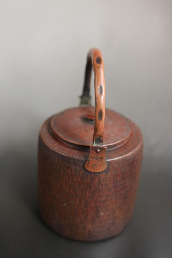 希少　槌目加工、打ち出し紋様入り銅製ヤカン　茶道　薬缶　やかん