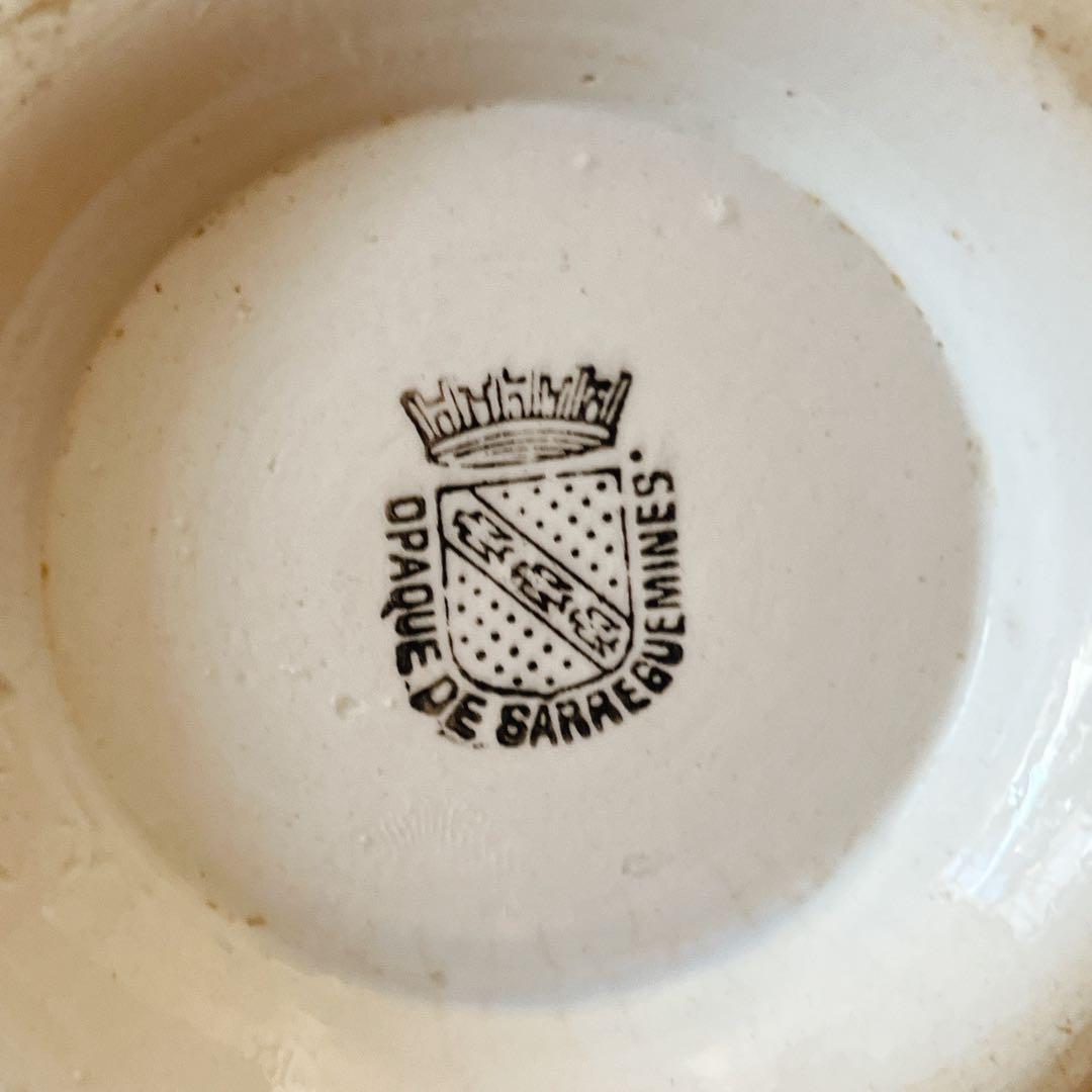 サルグミンヌsarreguemines 美しい白いピシェ