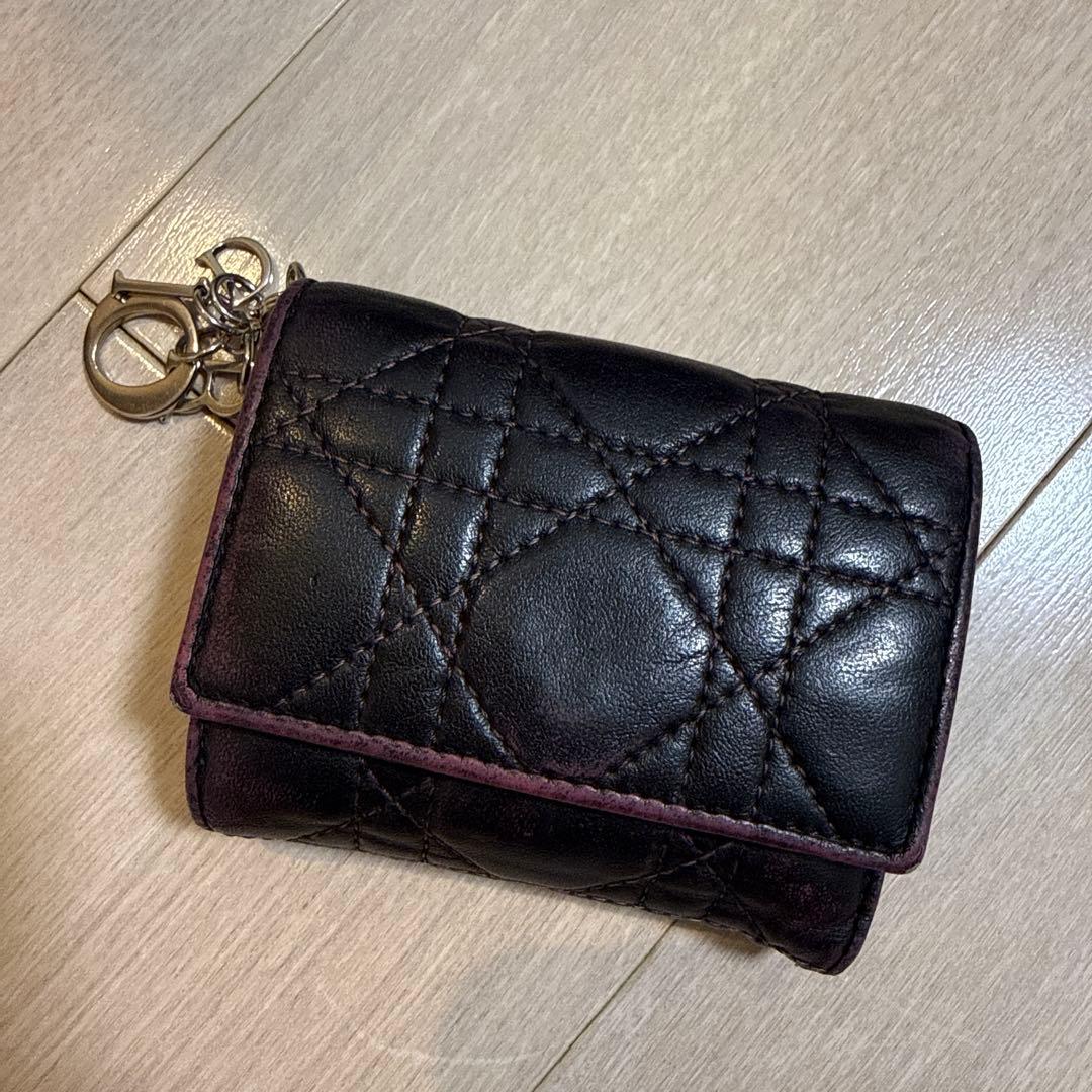Lady Dior Lotus ウォレット　カナージュラムスキン