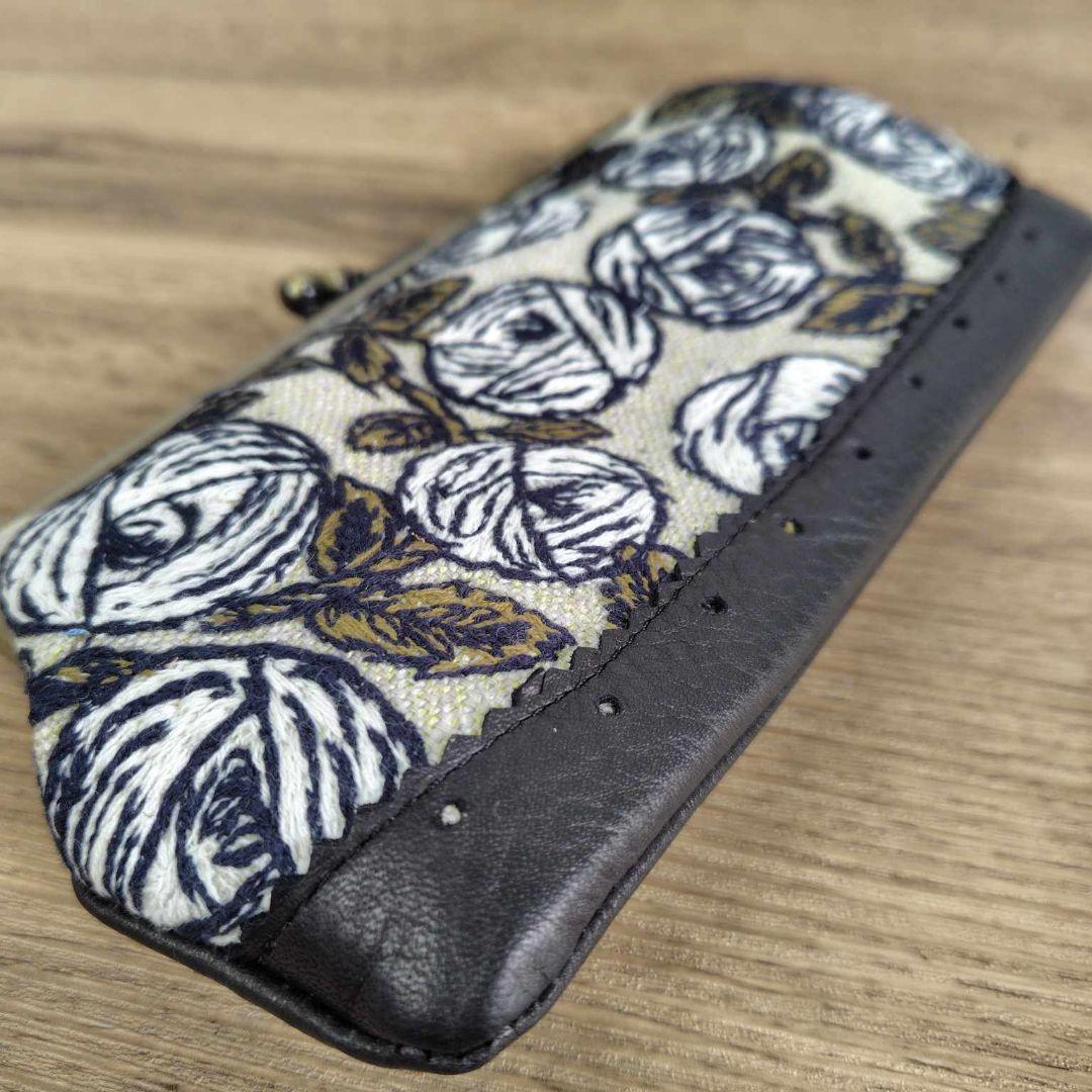 ま*る様 【ラスト1点】ミナペルホネン/Rosyロージィベージュ牛革黒/がま口牛