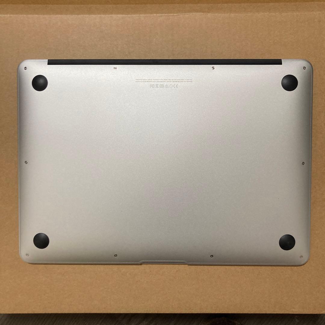 MacBook本体 Apple MacBook Air (Early 2015)