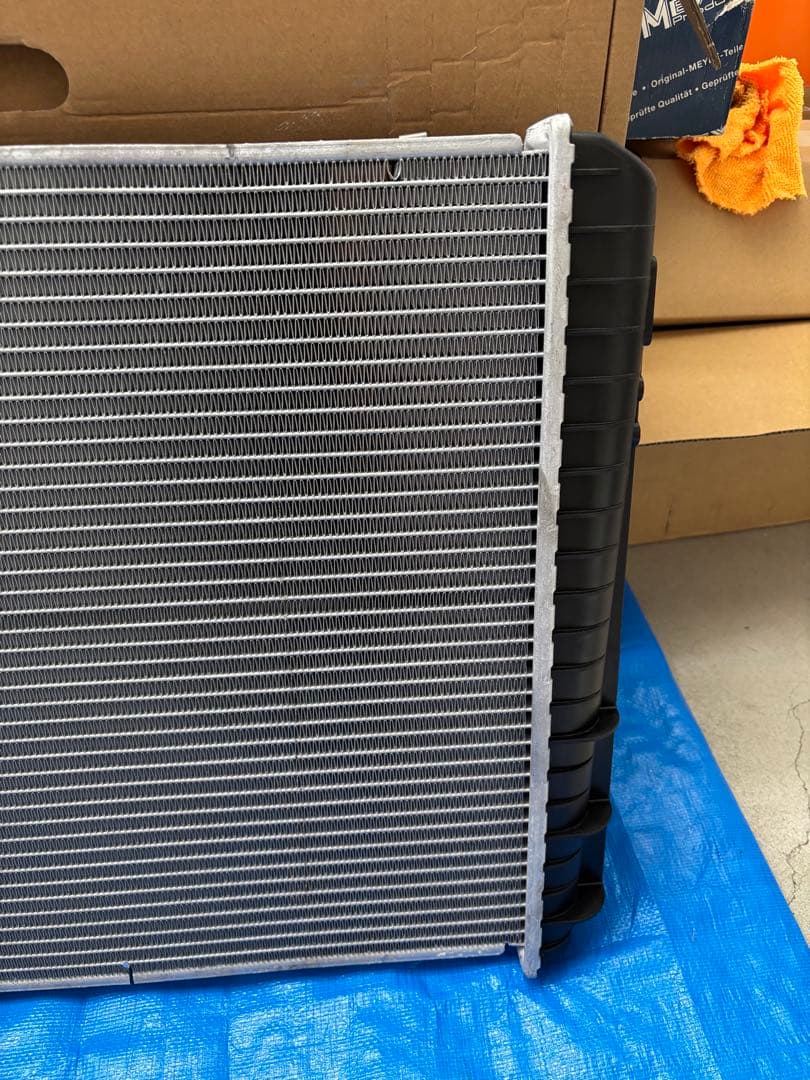 VOLVO ボルボ 240 ・ 740 ラジエター Nissens ニッセンズ製