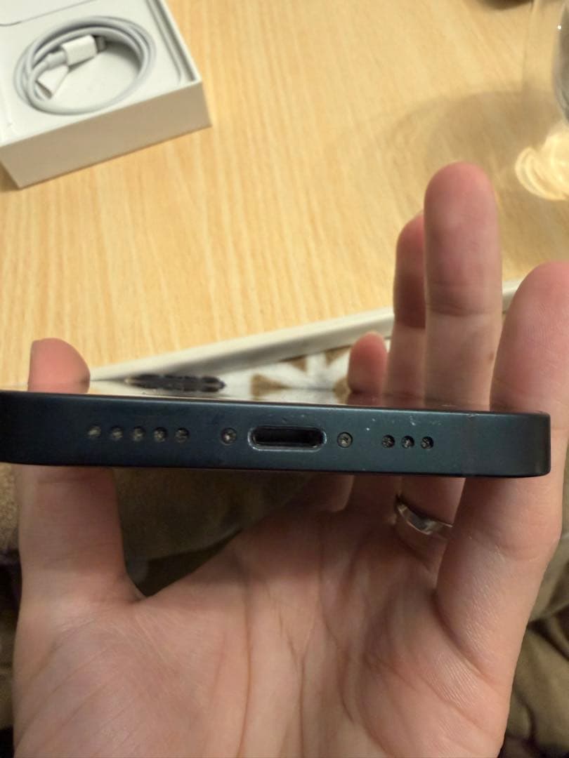 Apple iPhone 13 ミッドナイト 本体 充電ケーブル付き