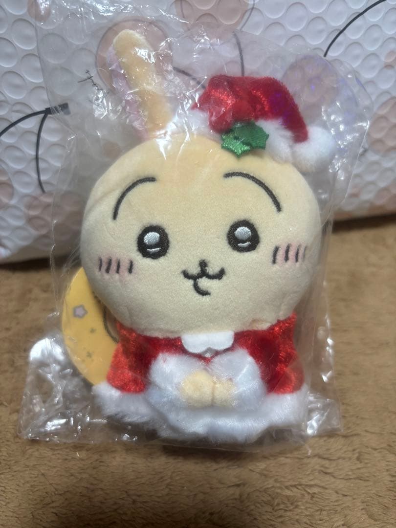ちいかわ サンタさんだ！持ちますマスコット ちいかわ ハチワレ うさぎ