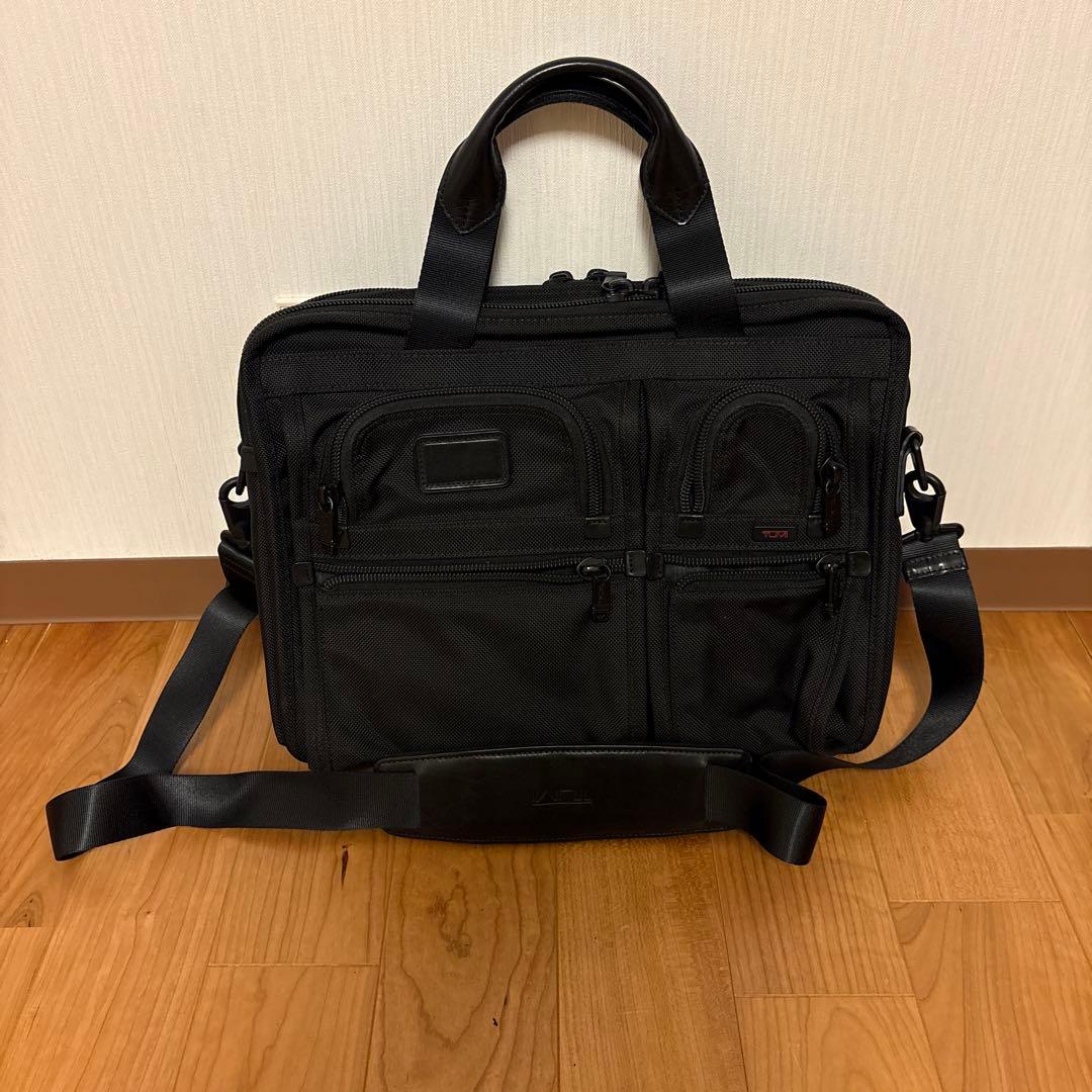 ブラックビジネスバッグ 多ポケット　26141DH