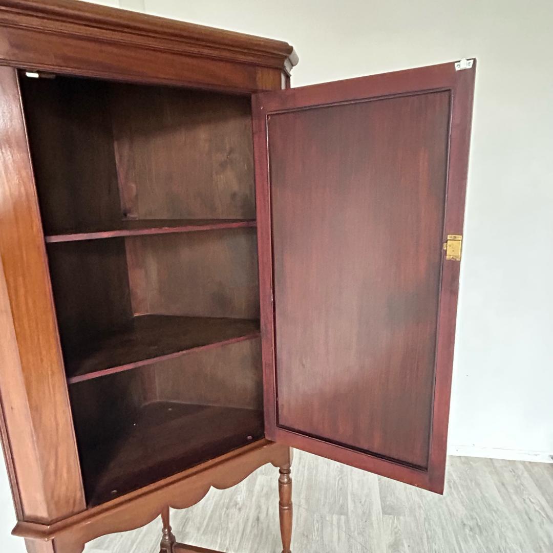 【最終値下げ】イギリス アンティーク　家具 コーナーキャビネット 296A