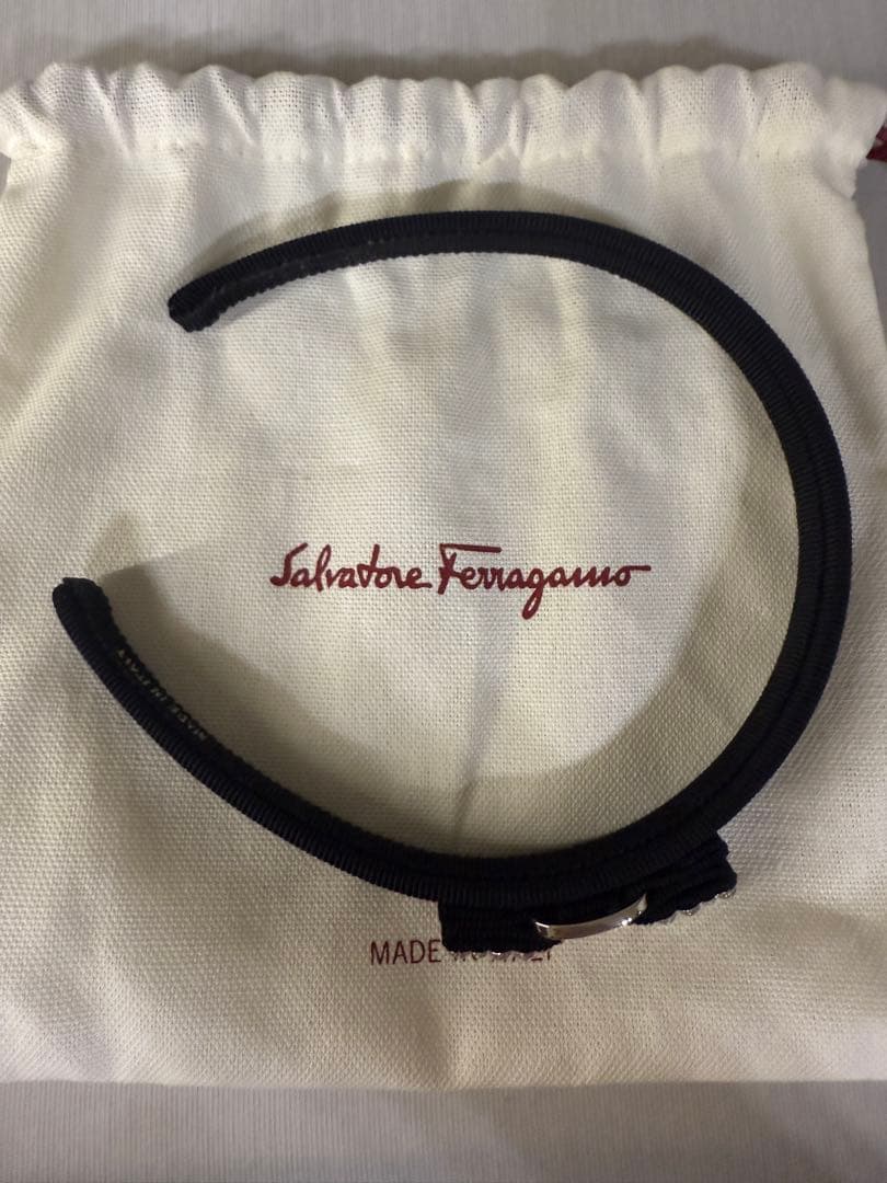 Salvatore Ferragamo 黒キラキラヘアカチューシャ