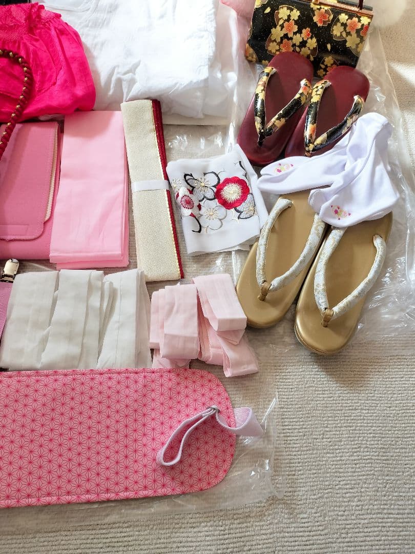 コタ　成人式振袖フルセット　黒地ピンク舞桜　金市松袋帯