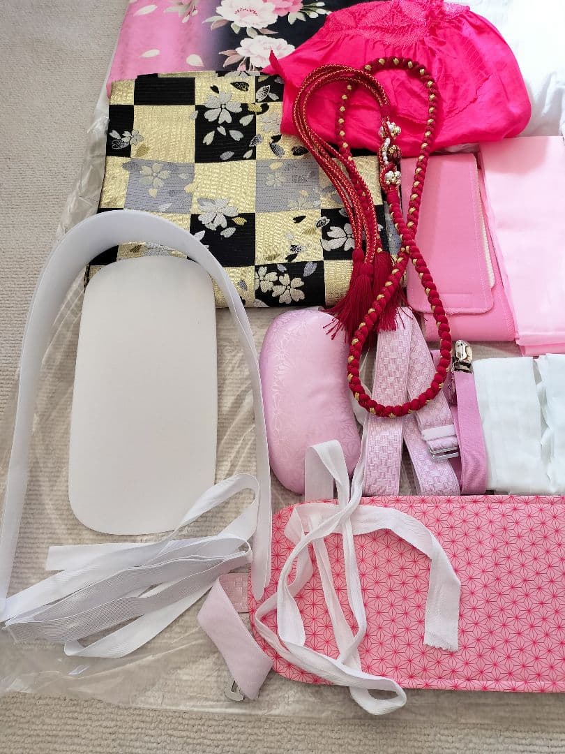 コタ　成人式振袖フルセット　黒地ピンク舞桜　金市松袋帯