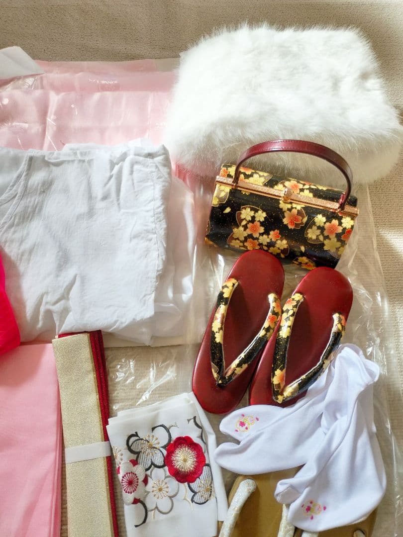 コタ　成人式振袖フルセット　黒地ピンク舞桜　金市松袋帯