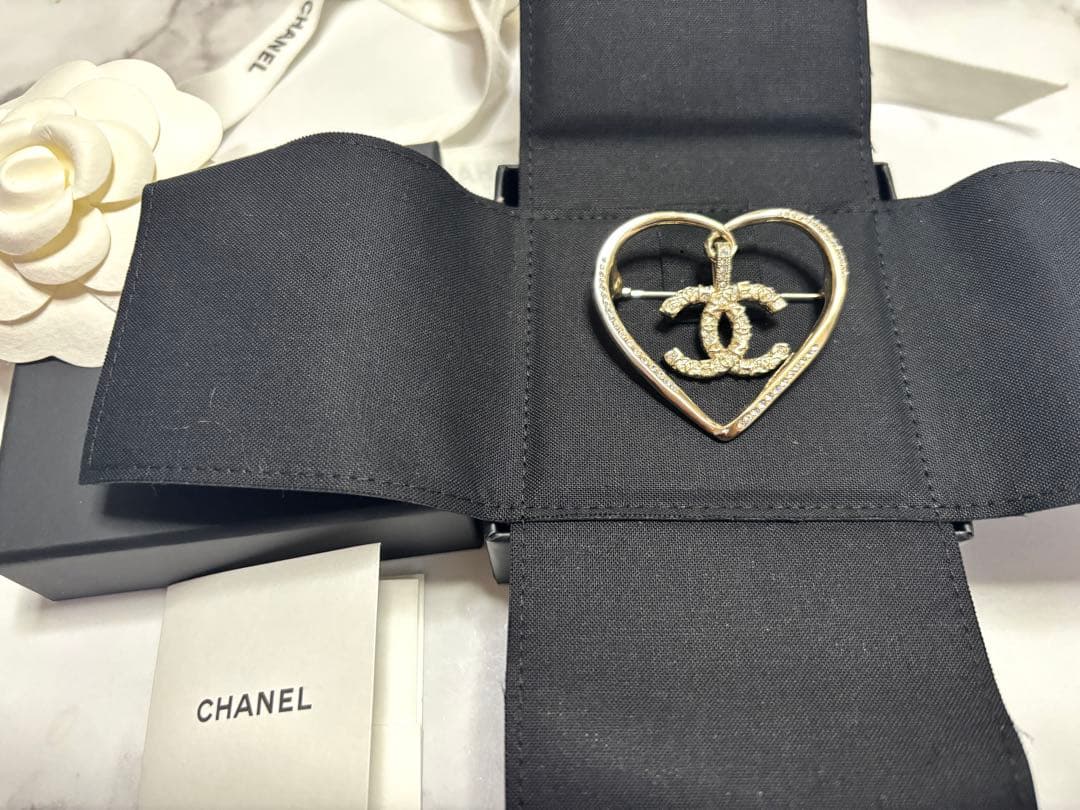 CHANEL シャネル　ハート　ブローチ　ゴールド