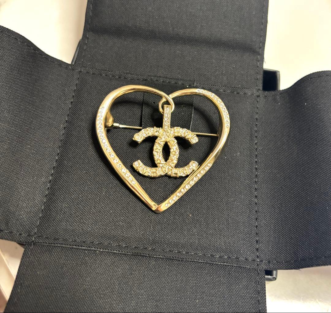 CHANEL シャネル　ハート　ブローチ　ゴールド