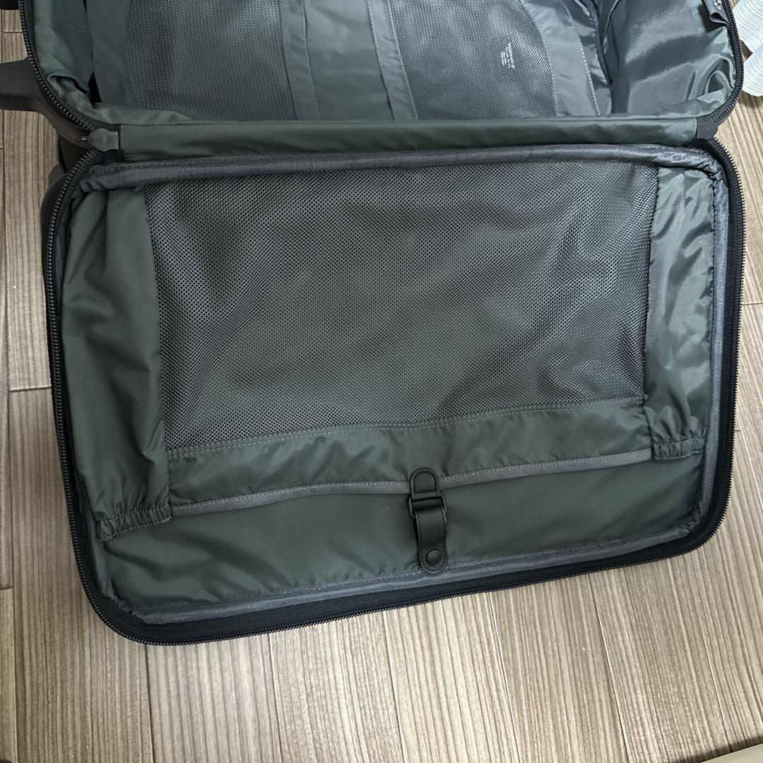 Briggs & Riley ２輪ナイロン 機内持込みキャリー　スーツケース