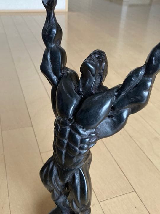 マッスルボディ　像　マッチョ　ゴールドジム通いの方へ　筋トレのお供に