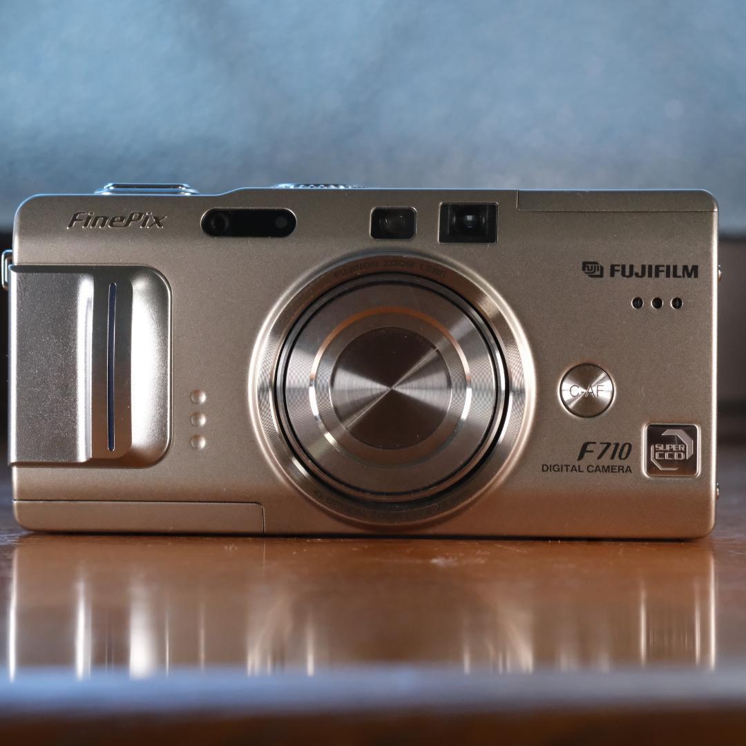 つ*さ様 FUJIFILM　Finepix　F710　極美　保管品　カードも！