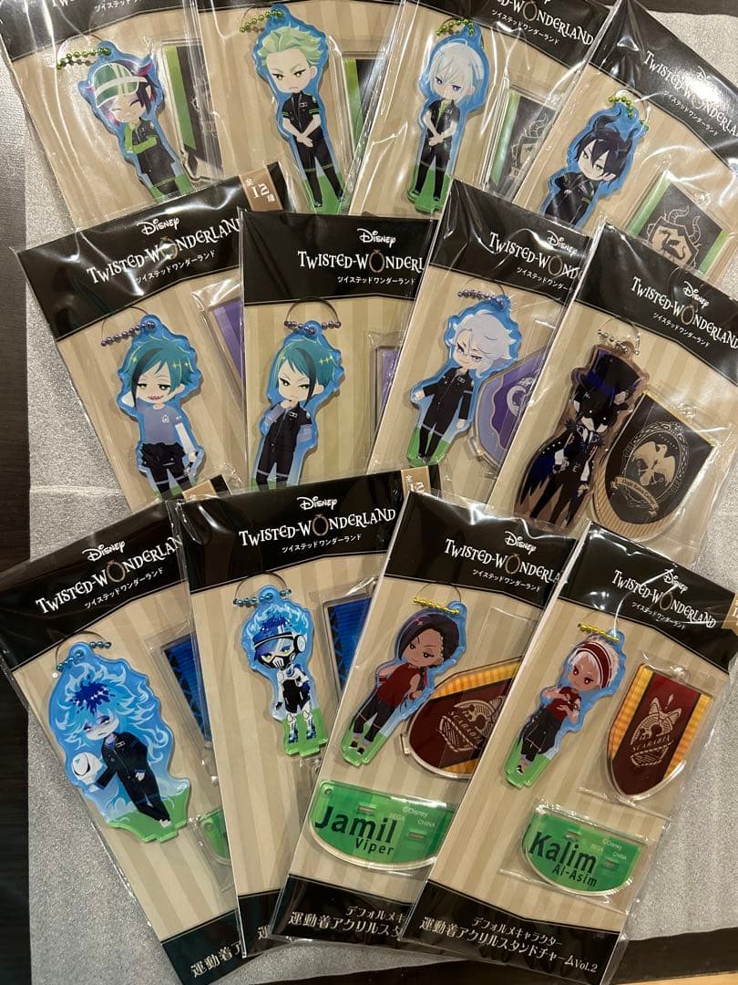 ツイステ　アクリルスタンドチャーム