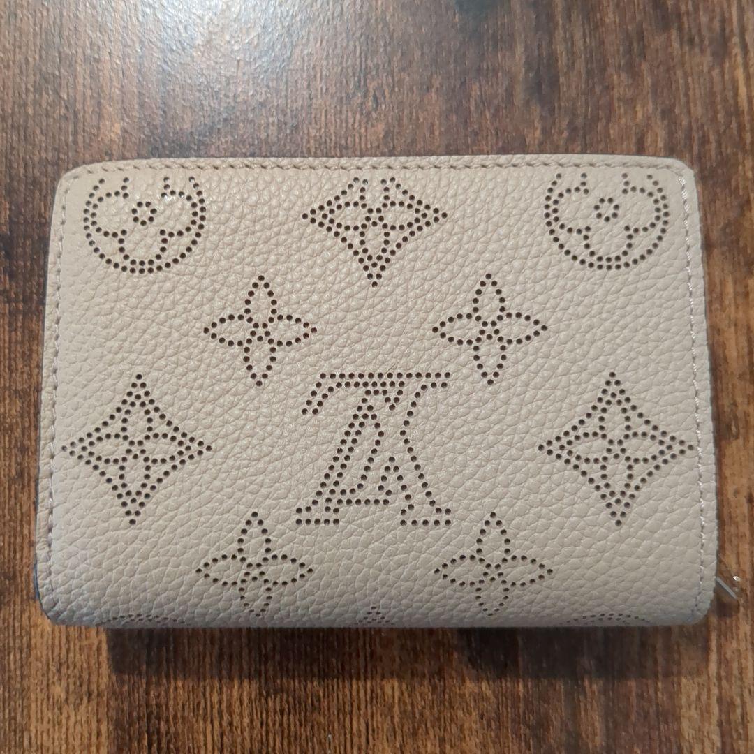 winahr！LOUIS VUITTON 二つ折り財布 グレージュ
