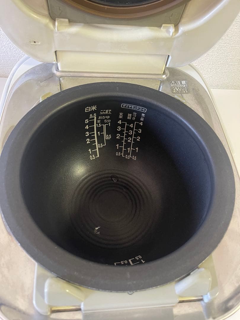 TOSHIBA 炊飯器　5.5合　2017年製