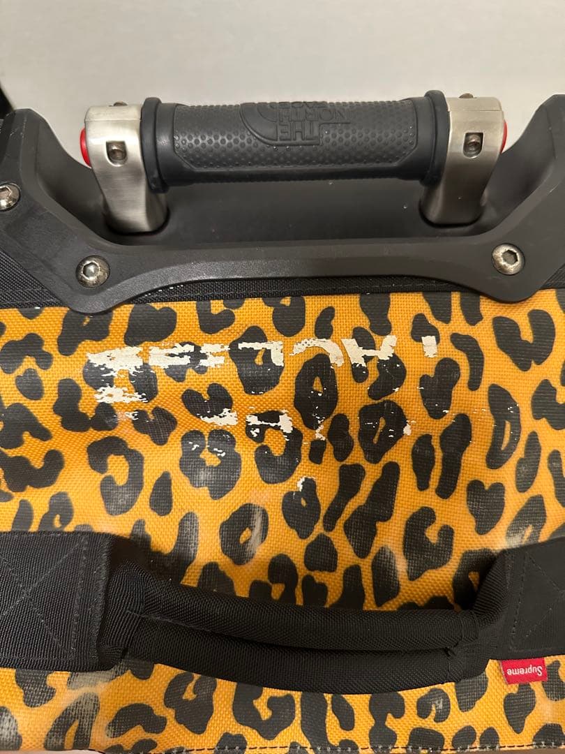 【Supreme × THE NORTH FACE】ヒョウ柄キャリーケース