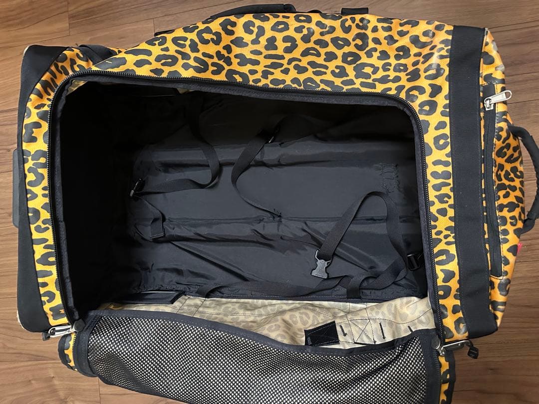 【Supreme × THE NORTH FACE】ヒョウ柄キャリーケース