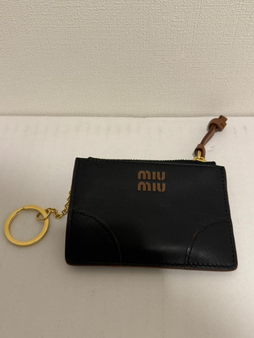 最終SALE miumiu ミュウミュウ レザーカードケース ケース