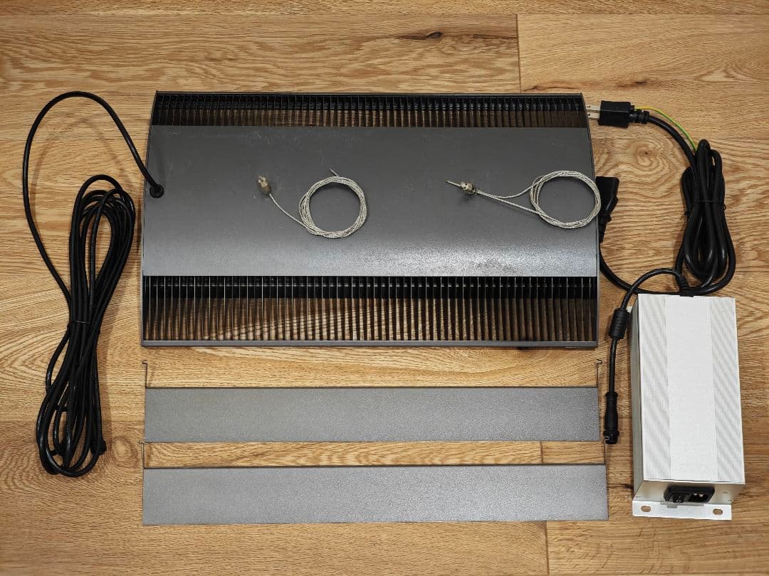 ADA ソーラーRGB シェード付