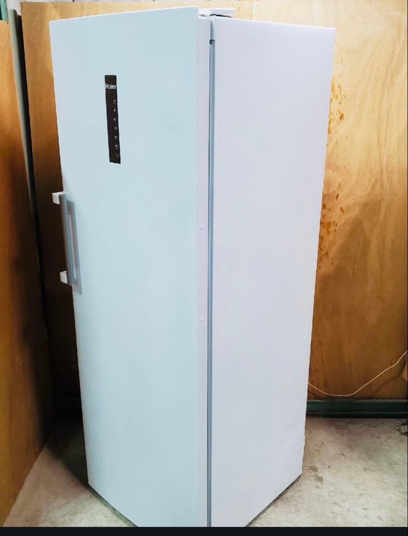 送料込★美★ハイアール ★タテ型冷凍庫 ★ '21年製★容量抜群★