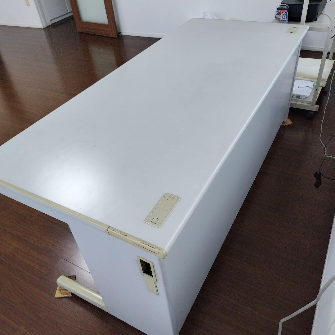 オカムラ　大型事務机