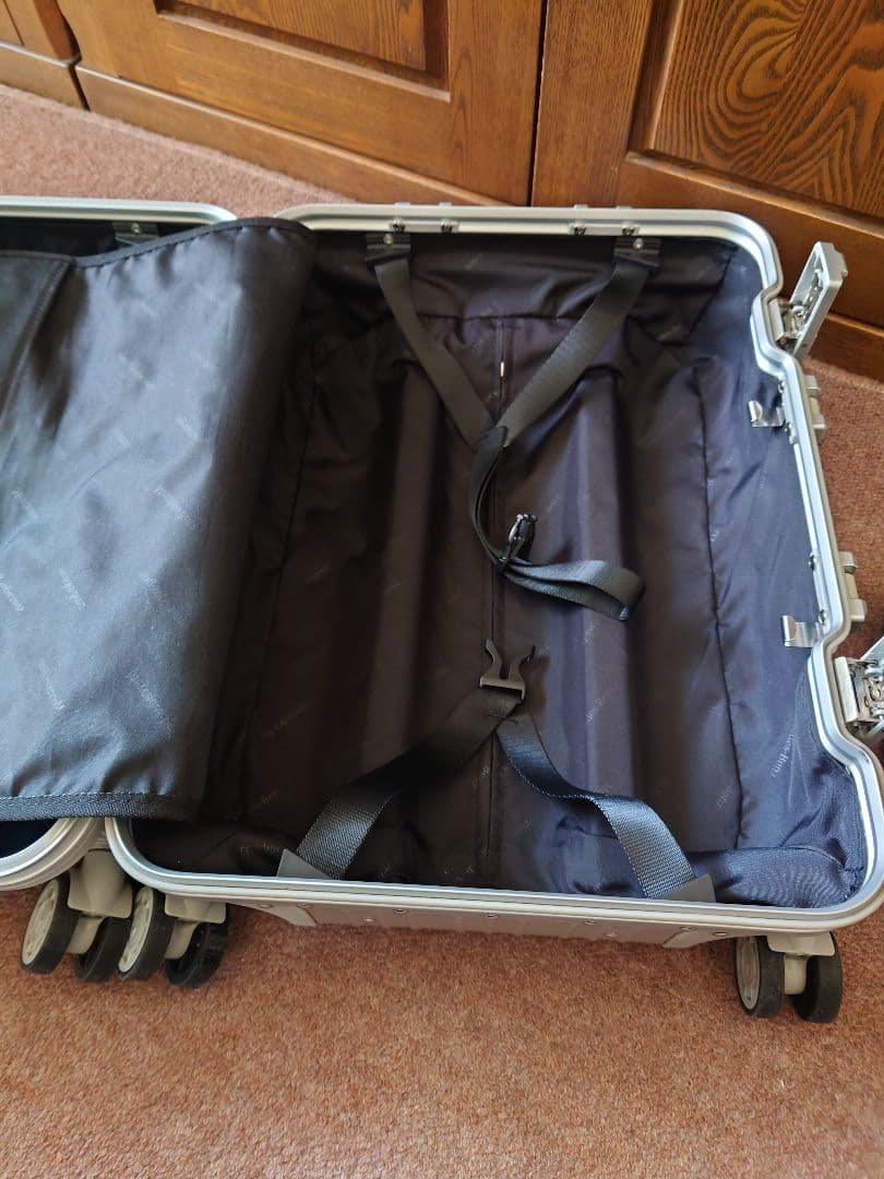 非売品 Mercedes-Benz アルミスーツケース メルセデスノベルティ