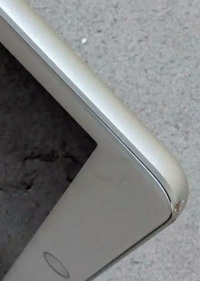 ジャンクApple iPad 第8世代 32GB Wi-FIモデルシルバー 本体