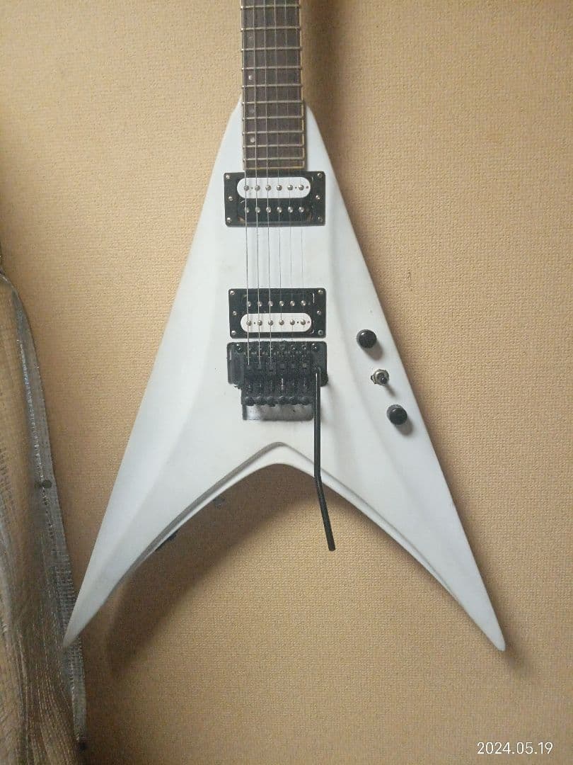 ☆MG8☆新品弦交換済 glassrootsフライングV ホワイト☆